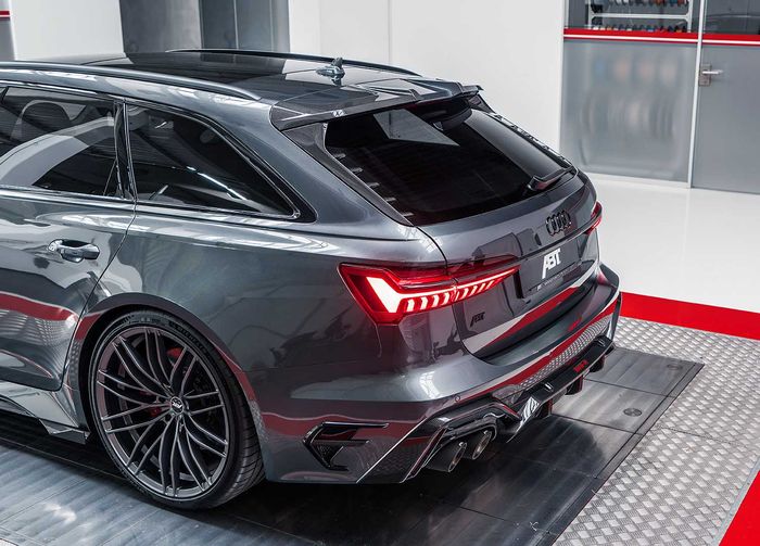 Tampilan belakang Audi RS6-R hasil ABT Sportsline