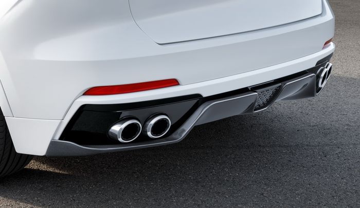 Diffuser dari serat karbon Maserati Levante