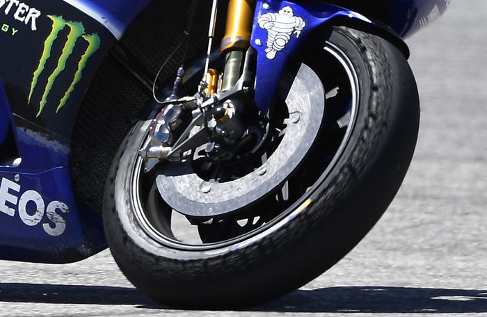 Ilustrasi  ban motor MotoGP