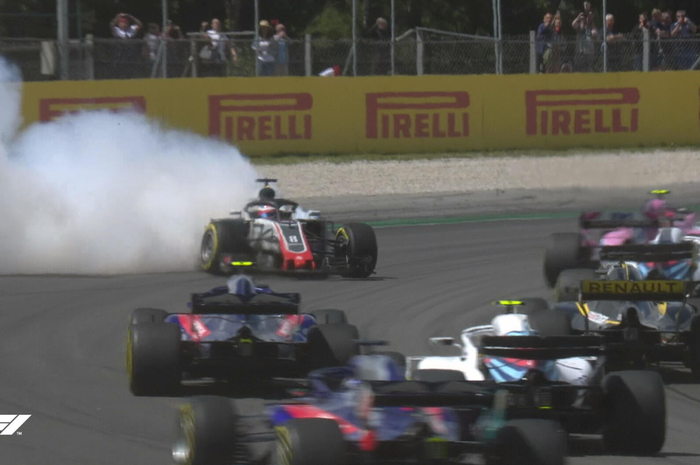 Romain Grosjean biang keror crash di lap pertama GP F1 Spanyol 2018