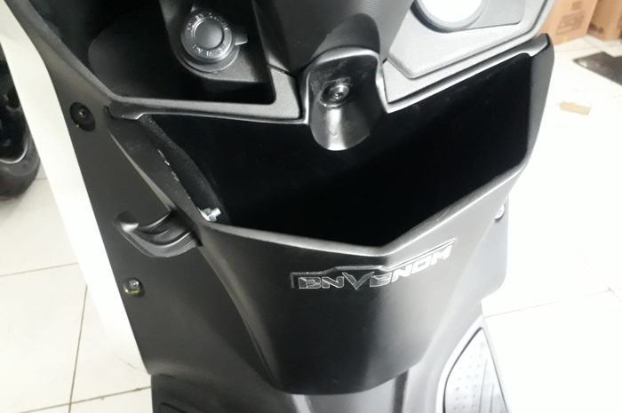 Laci tambahan buat Yamaha Lexi 