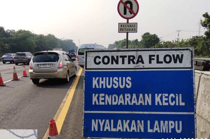 contraflow di Ruas Tol Jakarta&ndash;Cikampek mulai KM 55 sampai KM 65 arah Cikampek 