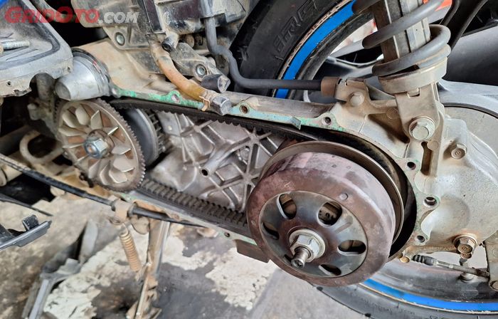 CVT Motor matic mendadak gredek? cek komponen berikut ini 