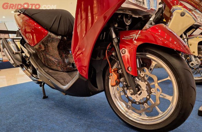 Tren pasang pelek King Speed di motor matic, apa sih kelebihannya ?