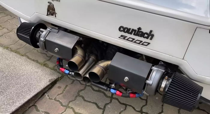 Lamborghini Countach gado-gado bermesin Toyota plus turbo