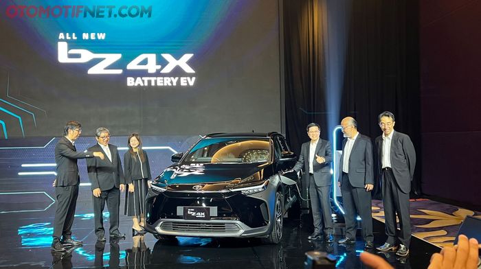Toyota bZ4X Battery EV