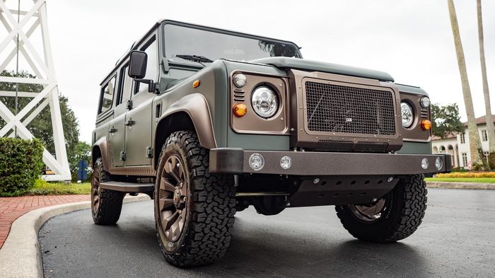 Penampilan cantik Land Rover Defender dengan kelir Keswick Green