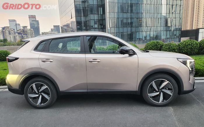 Tampak samping Changan CS55