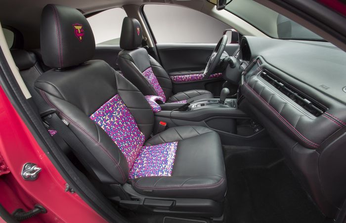 Kabin Honda HR-V pakai kelir pink dan pelek emas