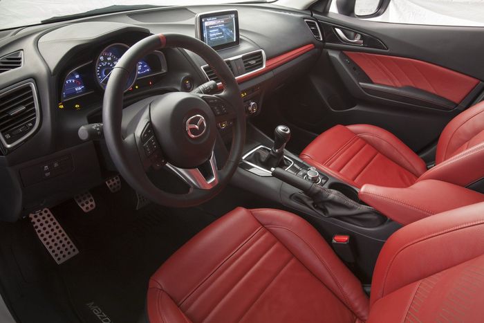 Kabin Mazda3 Clubsport