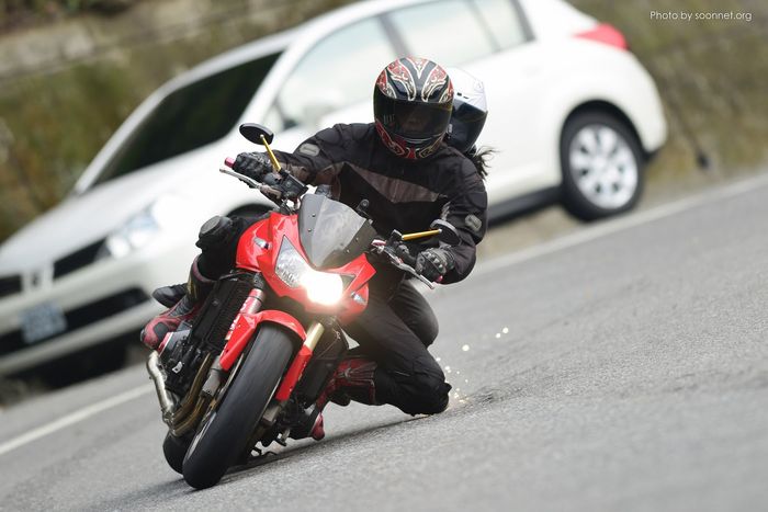 Ilustrasi tipe pengendara daredevil