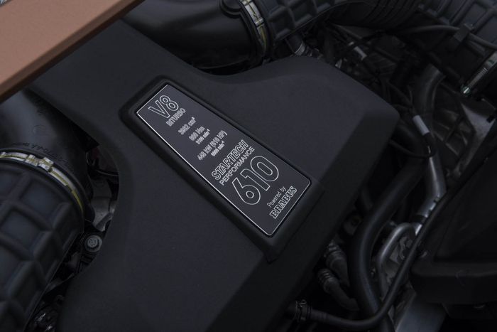 Engine AMG V8 in the Aston Martin DB11 arable Brabus