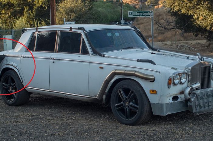 Rolls Royce Silver Shadow II pakai turbo dan intercooler di samping