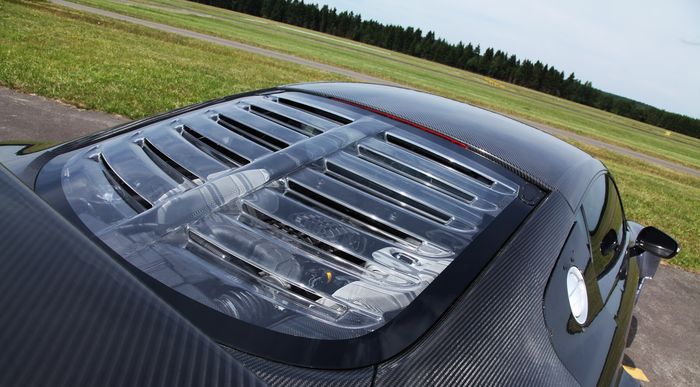 Peutup mesin Audi R8