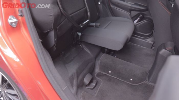 Ultra Seat di Honda Jazz RS menambah akomodasi kargo di baris kedua