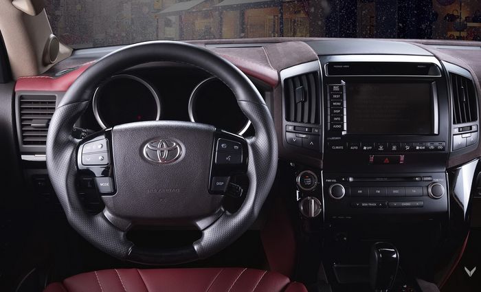 Dasbor Toyota Land Cruiser