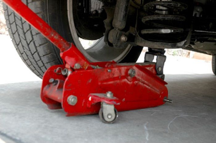 Mesin Rolls Royce Silver Shadow II pakai turbo dan intercooler di samping