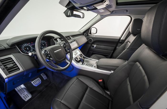 Tampilan interior Range Rover Sports hasil garapan Startech