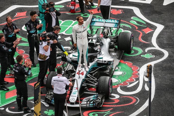 Lewis Hamilton rayakan gelar juara dunia F1 2018 di GP F1 Meksiko