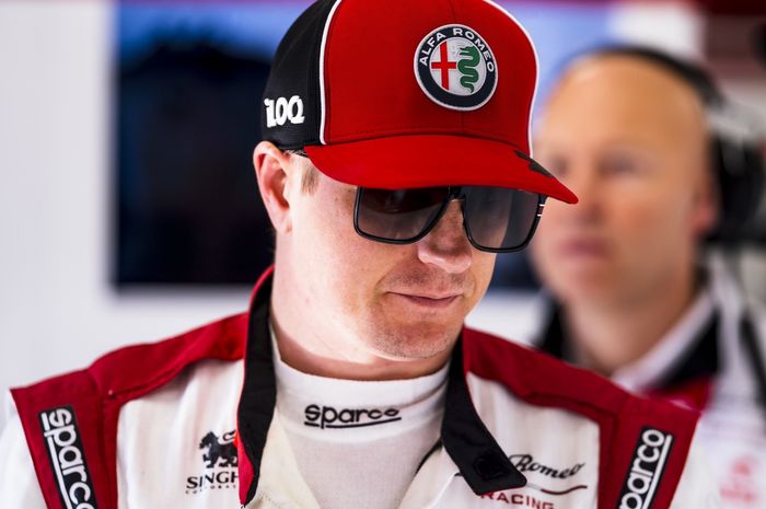 Pembalap Alfa Romeo, Kimi Raikkonen, mengaku tidak khawatir dengan wabah virus corona yang semakin menggila