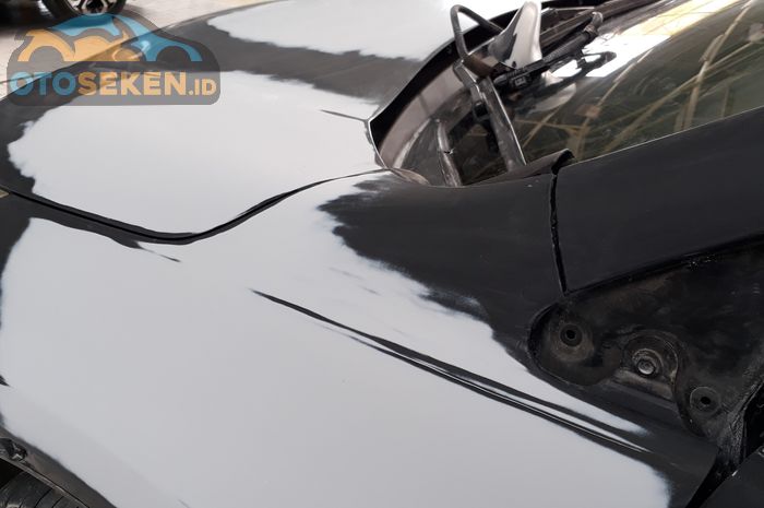 Tips mengecek body mobil bekas banyak dempul.