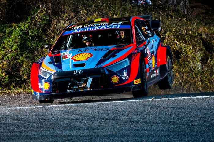 Pereli tim Hyundai, Thierry Neuville mengambil alih posisi terdepan di hari Minggu untuk meraih kemenangan di Reli Jepang 2022