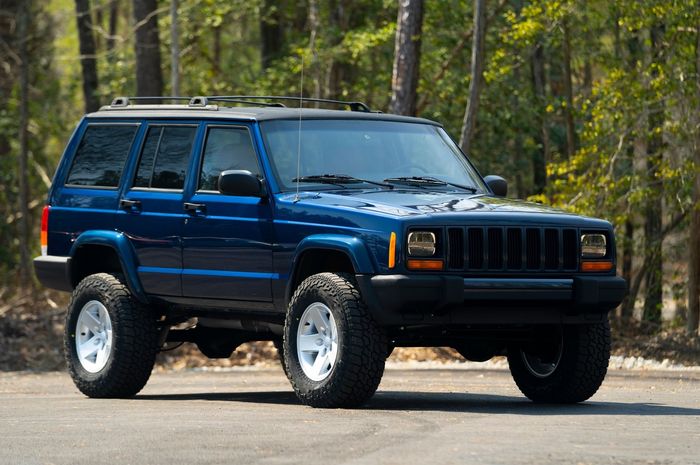 Restorasi Jeep Cherokee XJ garapan Davis AutoSports, Amerika Serikat