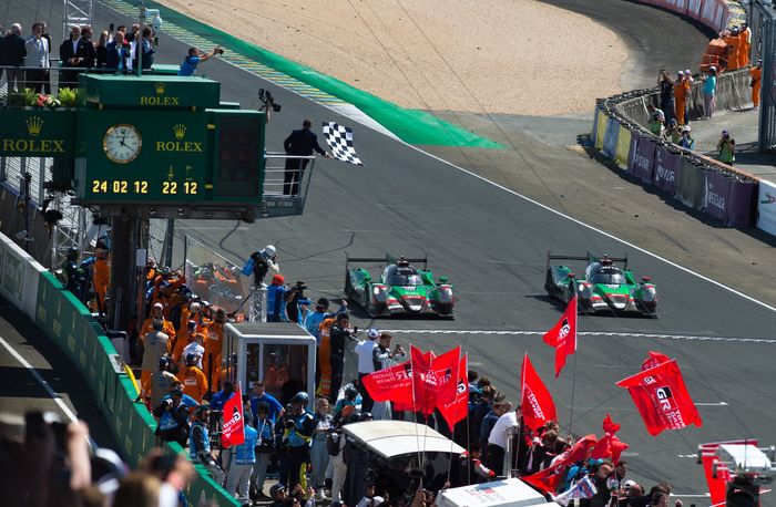 Mobil tim Jota finish di posisi pertama dan ketiga kelas LMP2 balap ketahanan Le Mans 24 Jam 2022