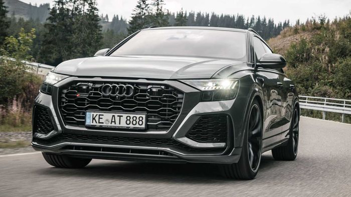 Mesin Audi Q8 ini mampu memproduksi sampai 730 dk dan torsi puncak 920 Nm