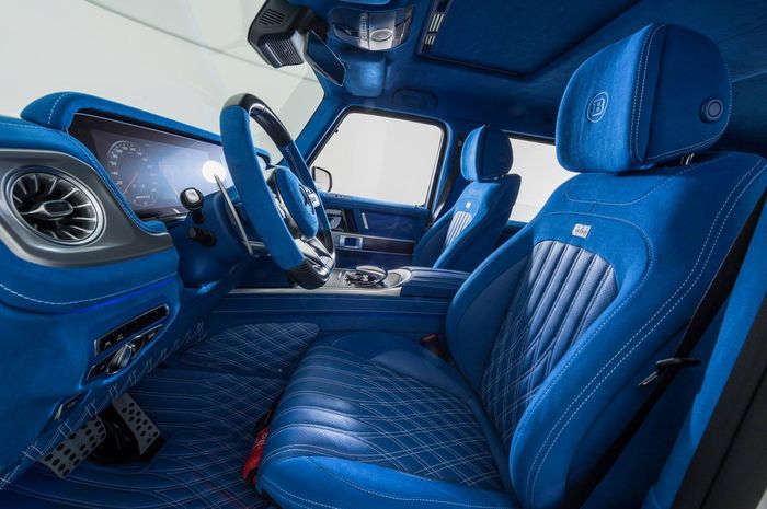 kabin Mercedes-AMG G63 seluruhnya dibungkus warna biru