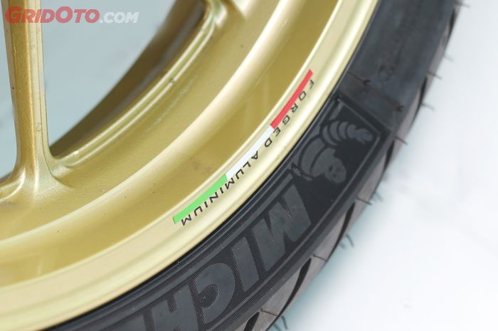 Repaint Pelek Biar Terlihat Mewah