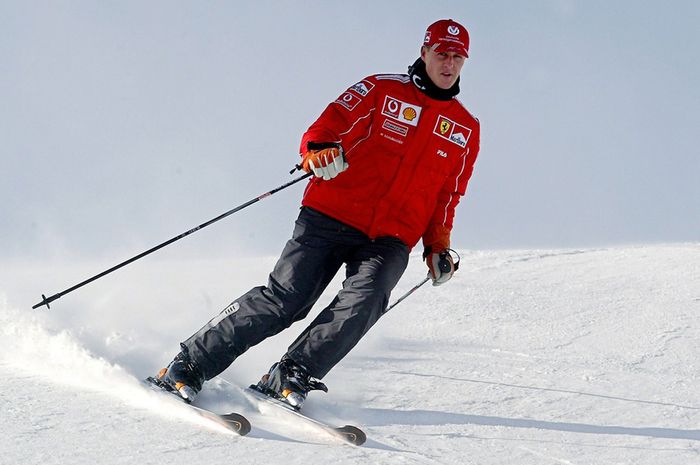 Juara dunia F1 7 kali Michael Schumacher memiliki hobi bermain ski saat mengisi waktu liburan