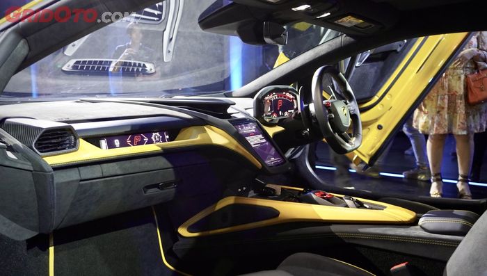 Interior Lamborghini Revuelto