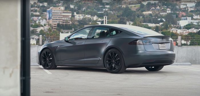 Tesla Model S garapan T-Sportline