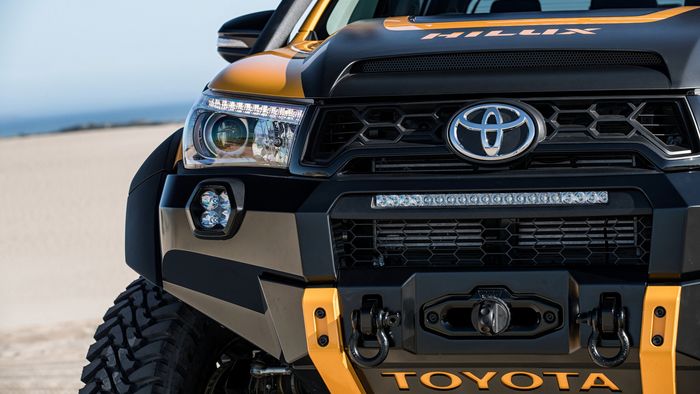 Bagian depan Toyota HiLux Tonka Concept