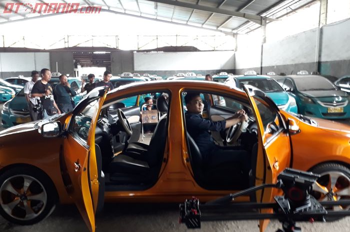 Toyota Vios Bermuka  Dua ternyata juga punya STNK dan Pelat nomor dua