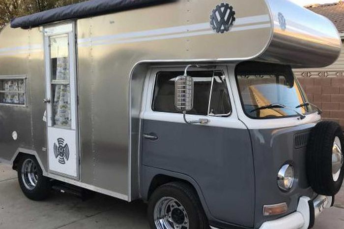 Modifikasi VW Kombi jadi sebuah mobil kamping