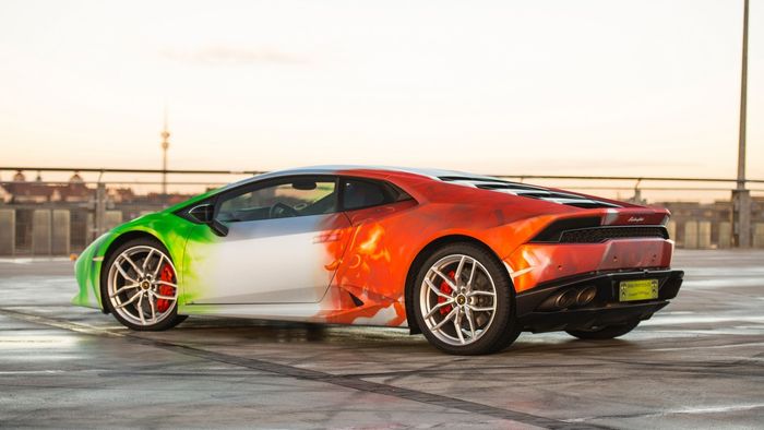 Lamborghini Huracan Eye Catching dibungkus wrapping 3 warna
