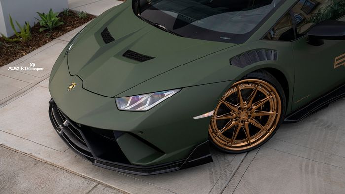 Modifikasi Lamborghini Huracan dibalut warna hijau dof hasil wrapping