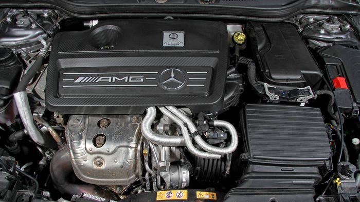 Mesin Mercedes-AMG A45
