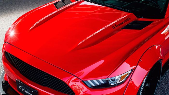 Bonet Ford Mustang garapan Liberty Walk