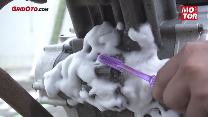 Gosok Pakai Sikat Gigi Sampai Merata