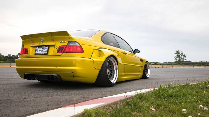 Buritan BMW M3 pakai body kit Rocket Bunny