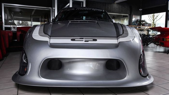 Tampilan depan modifikasi replika Porsche 935