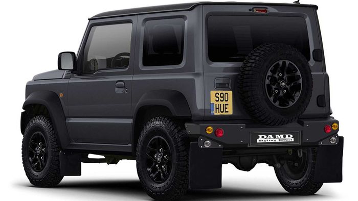 Tampilan belakang Suzuki Jimny dengan body kit bergaya Land Rover Defender garapan DAMD