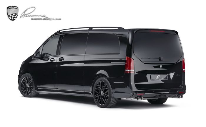 Tampilan belakang Mercedes-Benz V-Class garapan Lumma Design