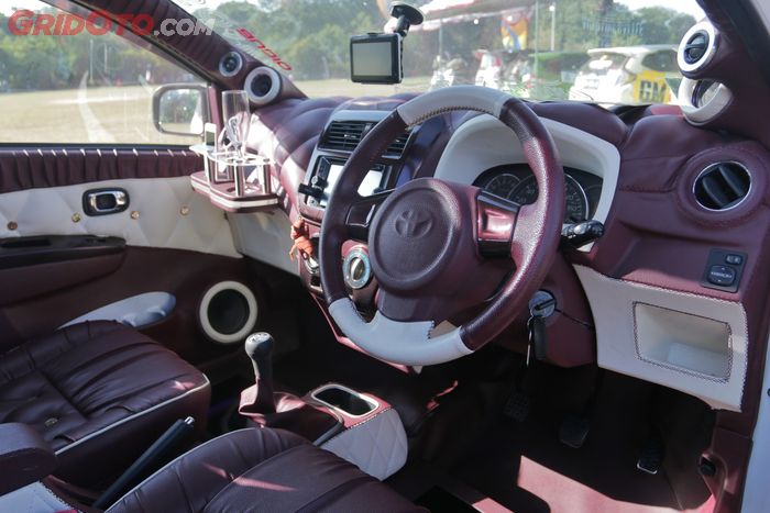 Interior bergaya elegan pakai MBtech Camaro