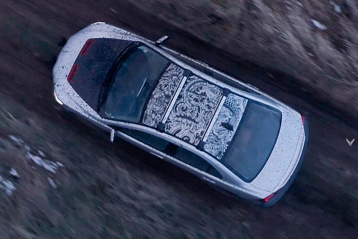 Penampang atap Mitsubishi Lancer Ralliart rally look