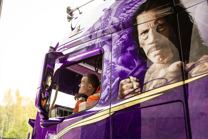 bodi diberi banyak aksen airbrush