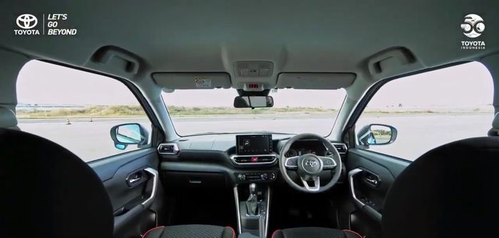 Interior kabin depan Toyota Raize